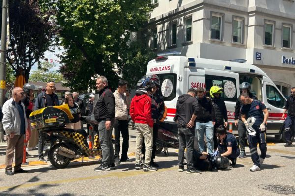 Yine Atatürk Caddesi yine motosiklet kazası