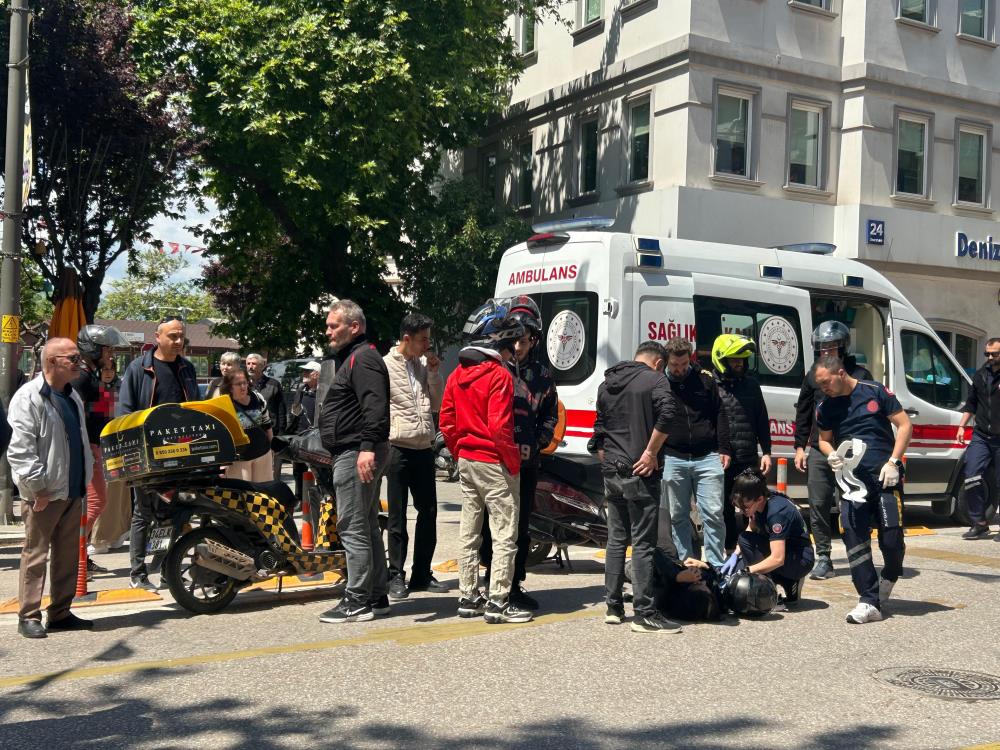 Yine Atatürk Caddesi yine motosiklet kazası