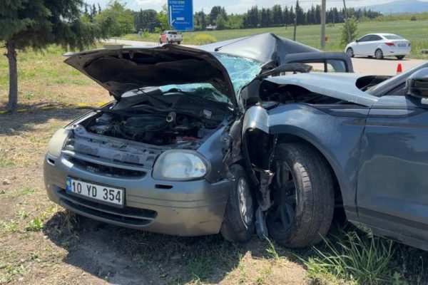 Susurluk’ta cip ile otomobil çarpıştı: 1 ölü, 2 yaralı