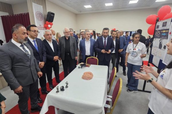 Bandırma’da bilim fuarı sergisi