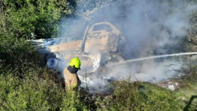 Gönen ilçesinde seyir halindeki bir araçta çıkan yangın itfaiye ekiplerinin