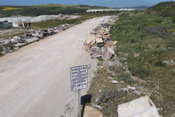 Levent Dutliman yolu çöplük haline geldi