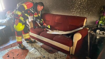 Bandırma’da  bir apartmanın ikinci katında çıkan yangın, itfaiye ekiplerinin müdahalesiyle