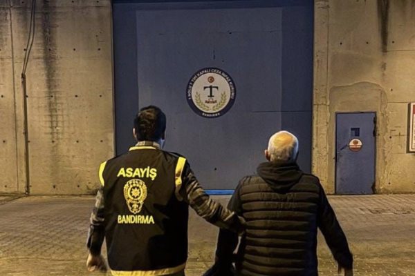 16 ayrı suçtan aranan şahıs Bandırma’da yakalandı