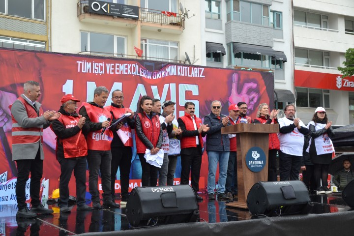 1 Mayıs Emek ve Dayanışma günü Bandırma’da coşkuyla kutlandı. Bandırma