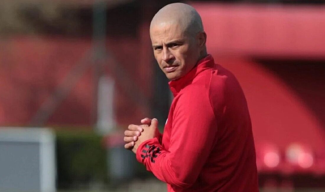Süper Lig'de Antalyaspor macerası kısa süren Alex de Souza, teknik