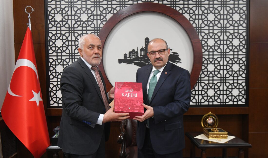 Balıkesir Gazeteciler Cemiyeti yönetimi, Balıkesir Valisi İsmail Ustaoğlu’nu ziyaret etti.