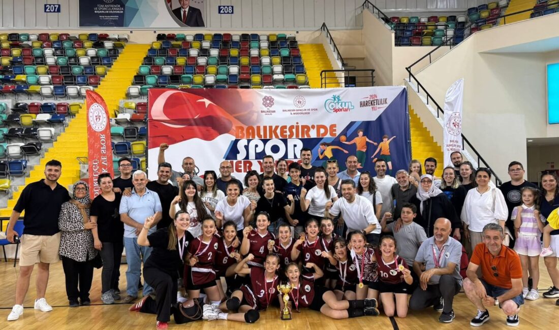 Bandırma Voleybol takımı başarılarına şampiyonluklarına bir yenisini daha ekledi. Kurulduğu