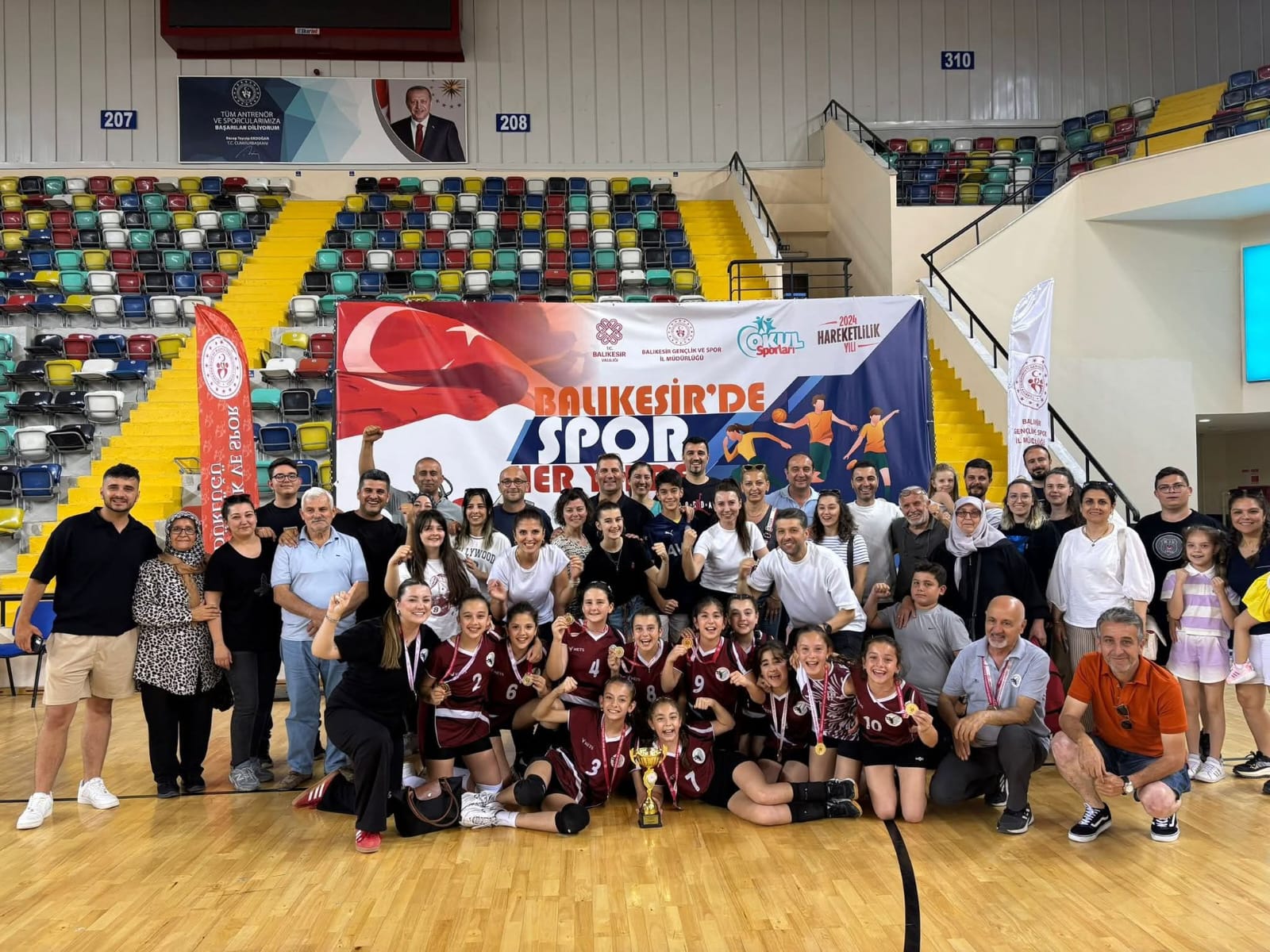 Bandırma Voleybol Takımı Şampiyonluklara doymuyor
