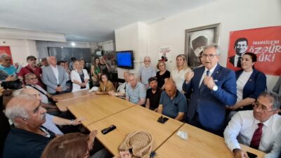 Bandırma Belediye Başkanı Dursun Mirza CHP İlçe Teşkilatının bayramlaşmasında partililere