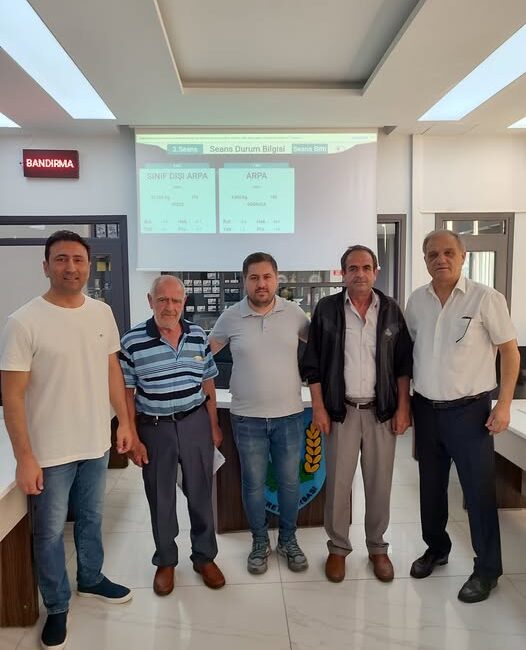   Hasat sezonunun ilk mahsulü arpayı Karacabey – İkizce mahallesinden