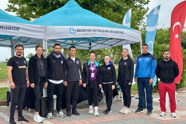 Büyükşehir Belediyesi ile Bandırma’da Sabah Sporları Başladı