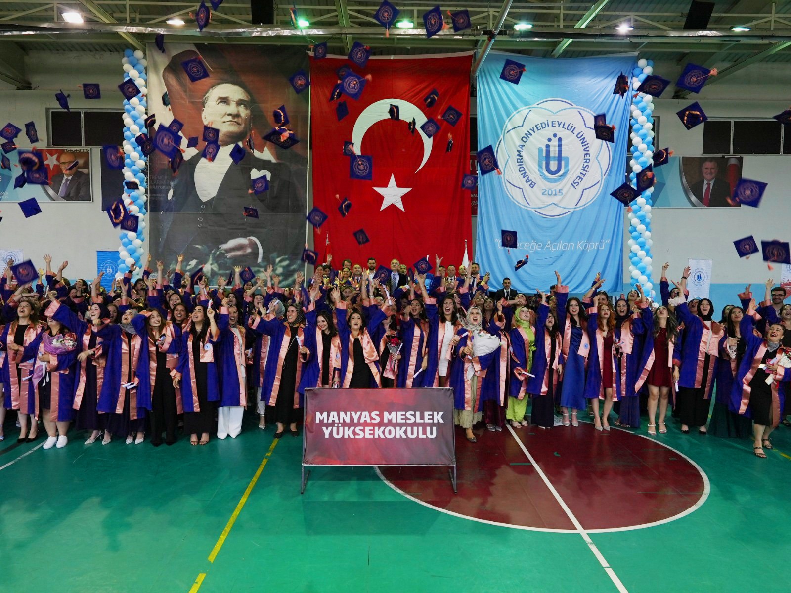 Manyas Meslek Yüksekokulunda Mezuniyet Töreni Gerçekleşti
