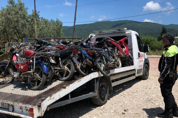 Tescilsiz motosikletler toplatılıyor