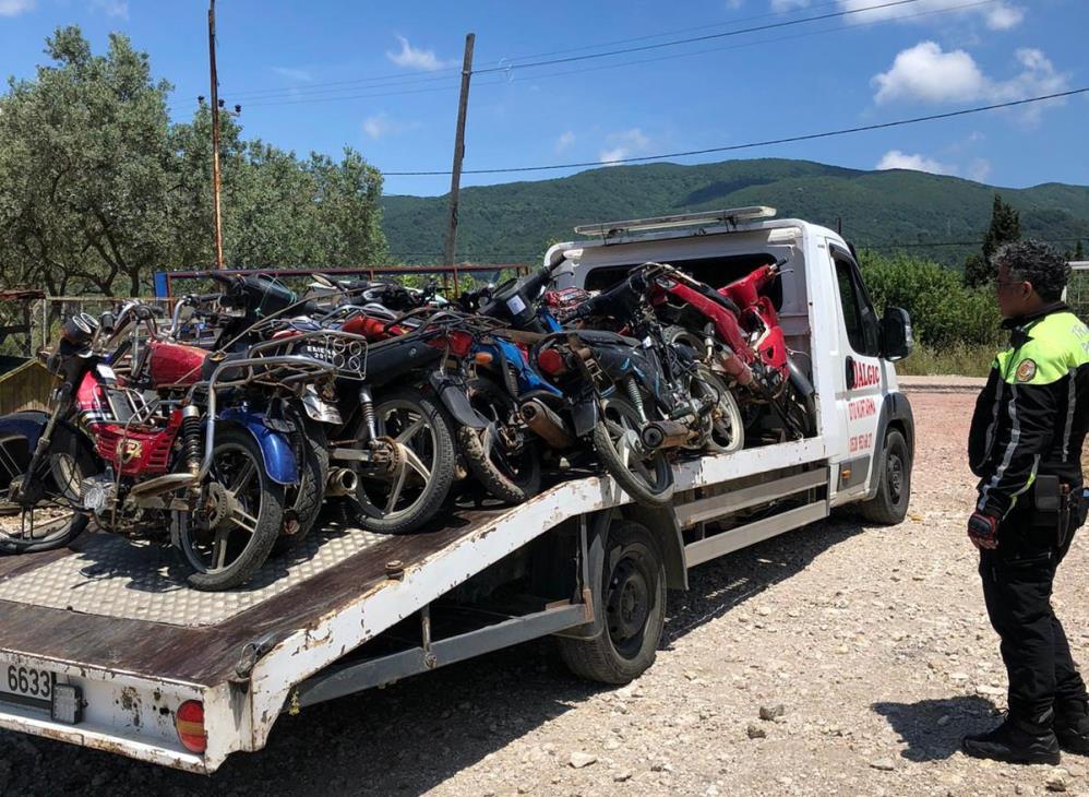 Tescilsiz motosikletler toplatılıyor