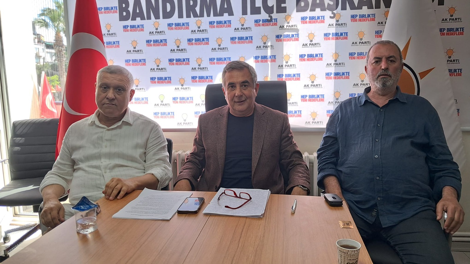Karlahan : Belediye’de 450 fazla personel var!
