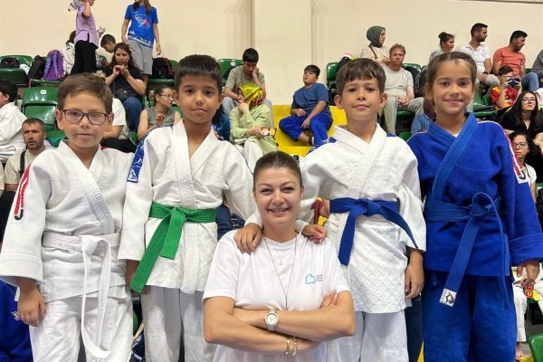 Büyükşehir’in sporcuları madalyaları topladı