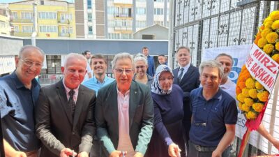 Bandırma Belediye Başkanı Dursun Mirza, restore edilen Emektar Hal Binası’ndaki