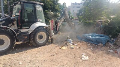 Bandırma Belediyesi, kent genelinde sürdürdüğü altyapı, çevre düzenlemesi ve temizlik