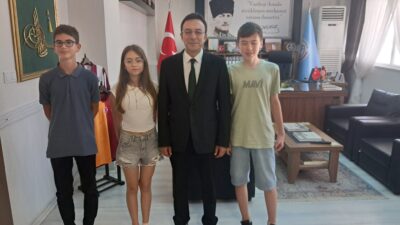 LGS sınavlarında tüm soruları yanıtlayarak Türkiye Birinciliklerine ortak olan Emir