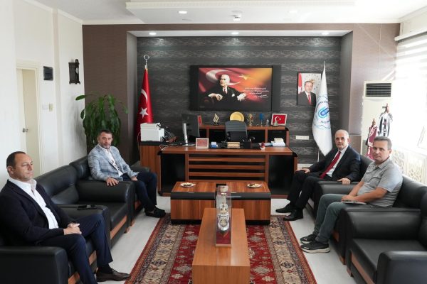 Onur Göçmez Rektör Boz’u ziyaret etti
