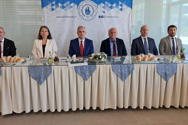 Rektör Prof. Dr. Boz gündemi  değerlendirdi