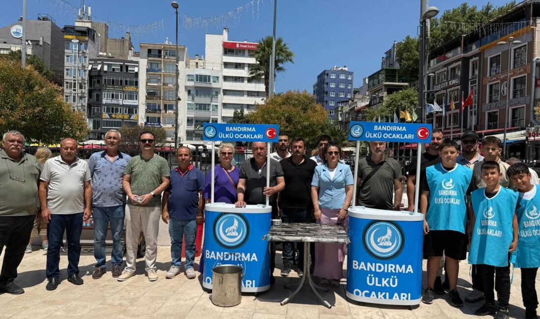 Bandırma Ülkü Ocakları Muharrem ayı dolayıyla aşure etkinliği düzenledi. Ülkü