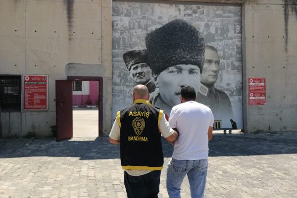 Bandırma’da aranan 17 kişi yakalandı