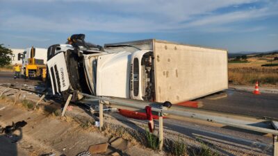 Mustafakemalpaşa ilçesi Güllüce Mahallesi mevkiinde meydana gelen kazada 1 kişi