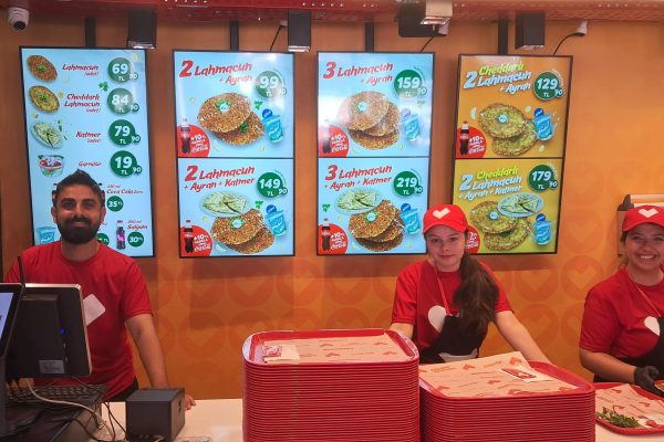 Bandırma’da açıldı… Lahmacun’un fiyatına inanamayacaksınız!