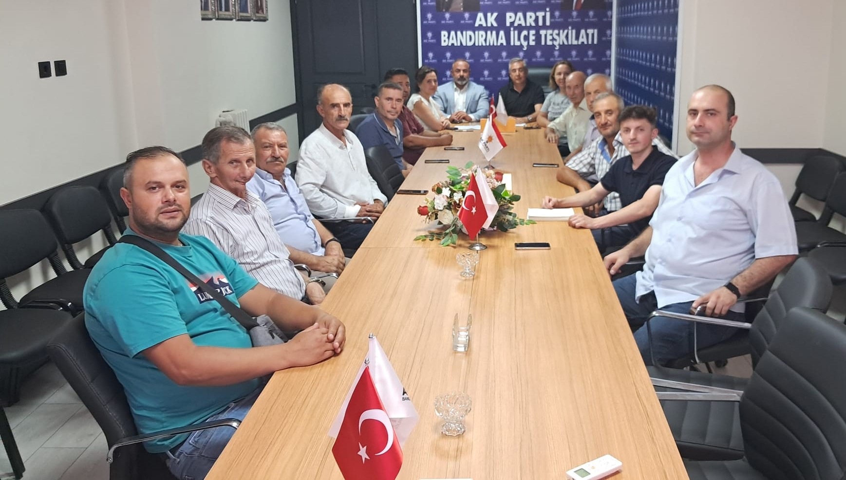 Ak Parti’de Mahalle Başkanları gündemi  değerlendirdi