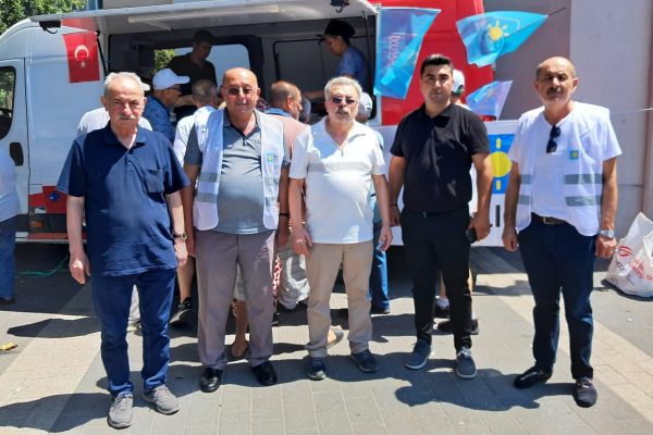 İyi Parti’den aşure ikramı