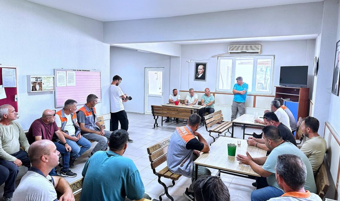 Bandırma Belediye Başkanı Dursun Mirza, belediyeye bağlı şantiye alanında kapsamlı