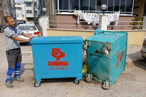 Bandırma Belediyesi çalışmalarına devam ediyor