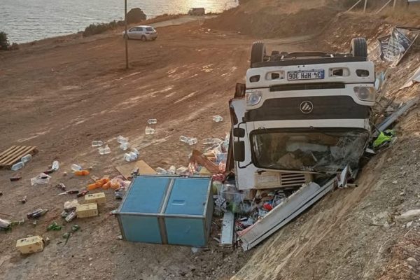 Erdek yolundaki kaza ucuz atlatıldı
