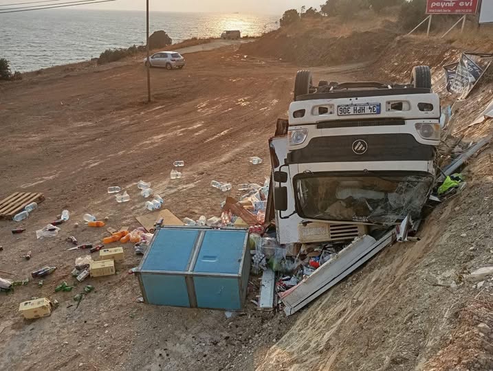 Erdek yolundaki kaza ucuz atlatıldı Bandırma Erdek yolunda yaşanan kaza ucuz atlatıldı. Bandırma’dan Erdek’e giden