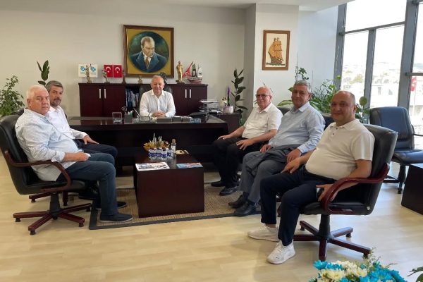 Balıkesir Esnaf ve Sanatkarlar Odaları Birliği Başkanı  Fehmi Erdem Yeloğlu’nu ziyaret etti