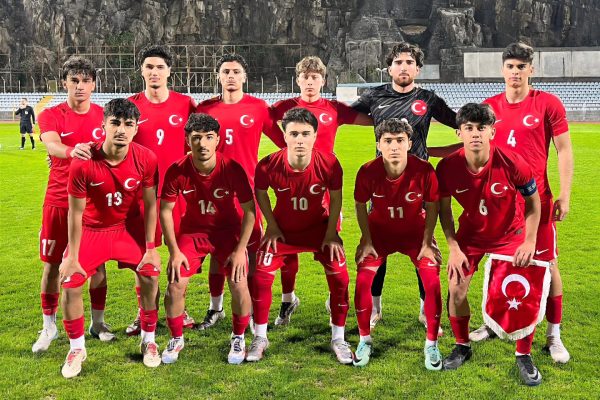 Enes Çinemre U 19 Milli Takıma seçildi