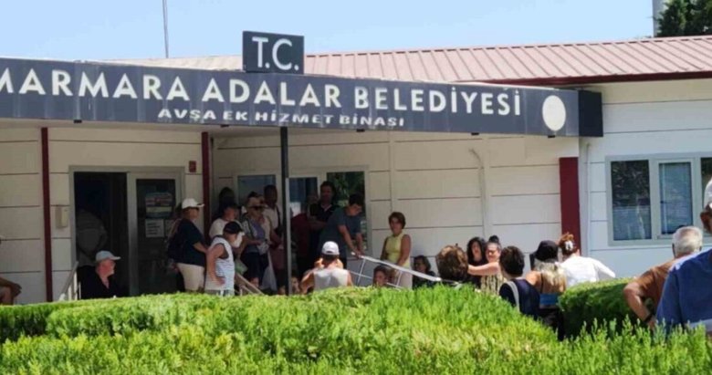 Marmara Adasına bağlı Avşa Adasında 10 günden bu yana akmayan