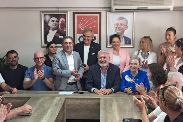 CHP’de  iktidar yürüyüşü hız kazandı