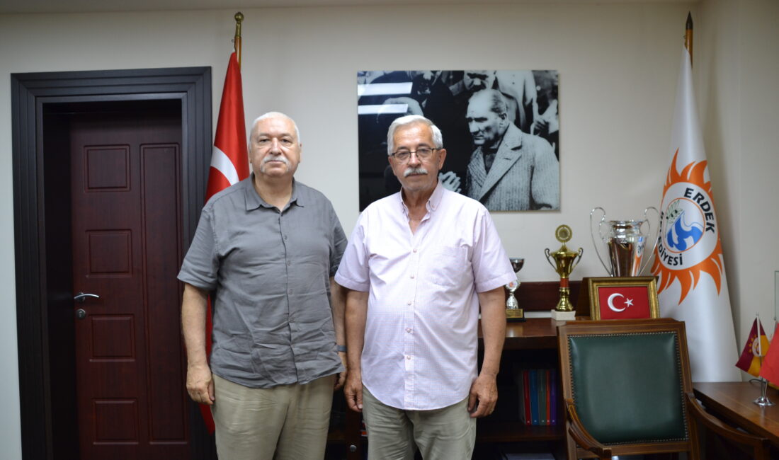 CEMAL ATABEY / ÖZEL HABER Erdek Belediye Başkanı Burhan Karışık