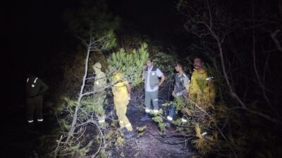 911 Arama Kurtarma Derneği ekipleri dün Çanakkale’de başlayan orman yangınlarının