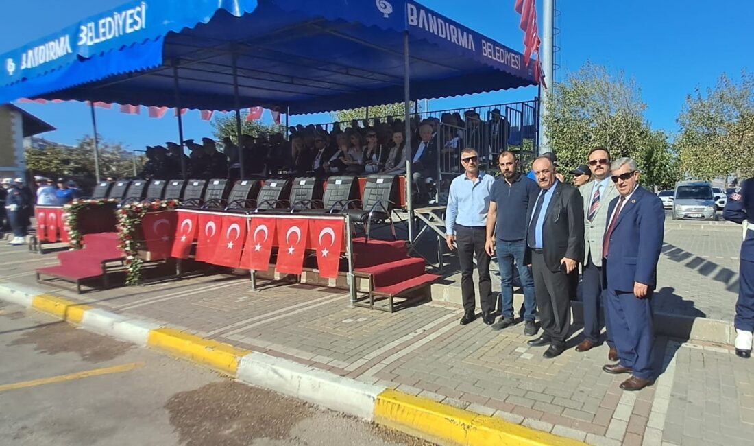 Bandırma’nın düşman işgalinden kurtuluşunun 103. yıldönümünü kutlamalarında protokol krizi yaşandı.
