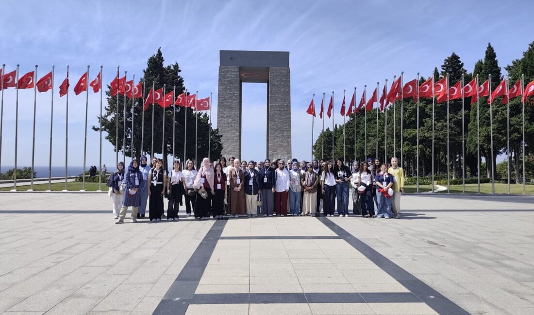 Bandırmalı öğrenciler Çanakkale’de Gençlik ve Spor Bakanlığı tarafından Çanakkale Zaferinin 110. yıl dönümü