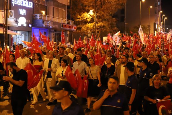 Bandırma’da fener alayı coşkusu