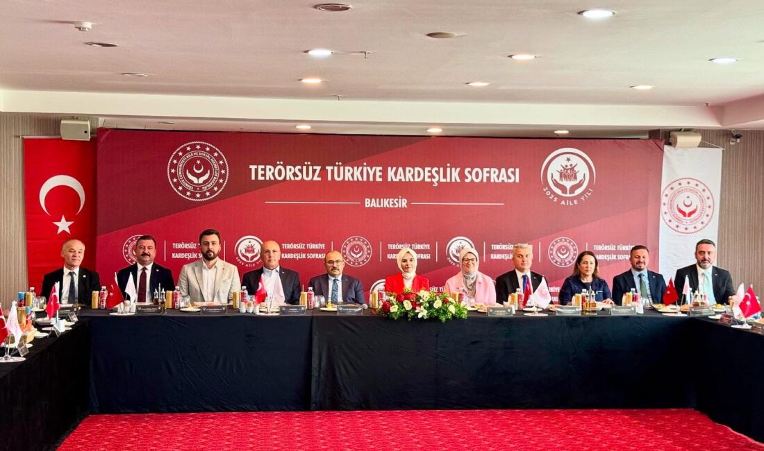 Aile ve Sosyal Hizmetler Bakanı Mahinur Özdemir Göktaş Balıkesir’de incelemelerde