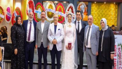 MHP İlçe Başkanı Bekir Bozkurt’un oğlunun düğününde siyaset dünyası bir