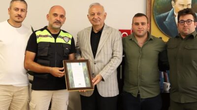 Bandırma Motosiklet Platformu katkılarından dolayı Belediye Başkan Yardımcısı Niyazi Yeloğlunu