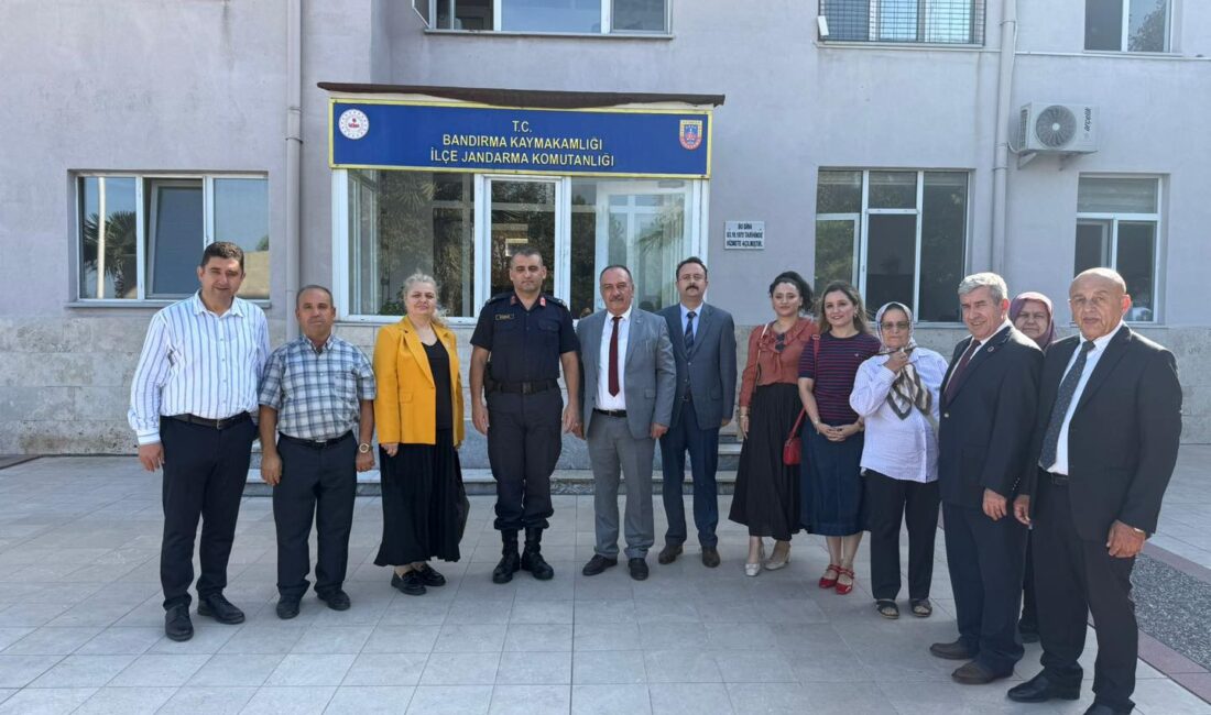 MHP İlçe Başkanı Bekir Bozkurt ve yönetim kurulu üyeleri Bandırma’da