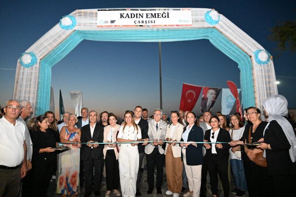 Kadın Emeği Çarşısı açıldı
